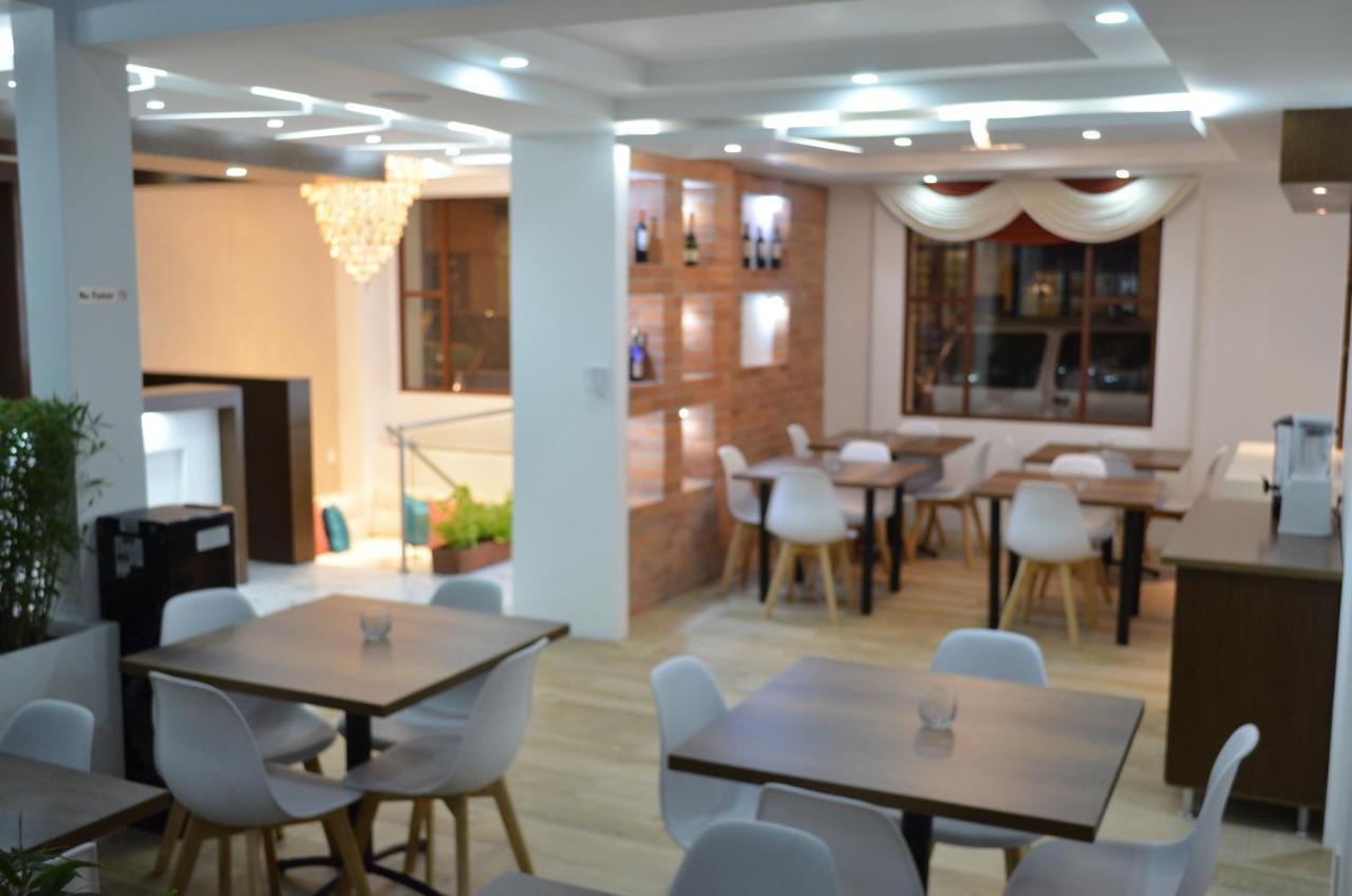 Hotel Gran Mariscal Кито Екстериор снимка
